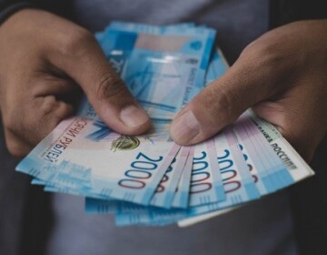 Как проверить деньги на подлинность без специальных приборов?